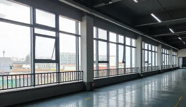 设计影响:社交媒体运营服务的性能与适用条件分析